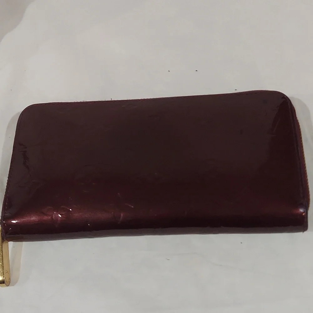 Louis Vuitton Monogram Vernis Amarante wallet zip